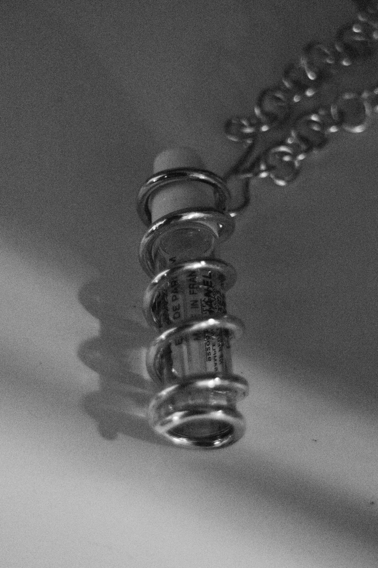 WIRE PARFUME HOLDER