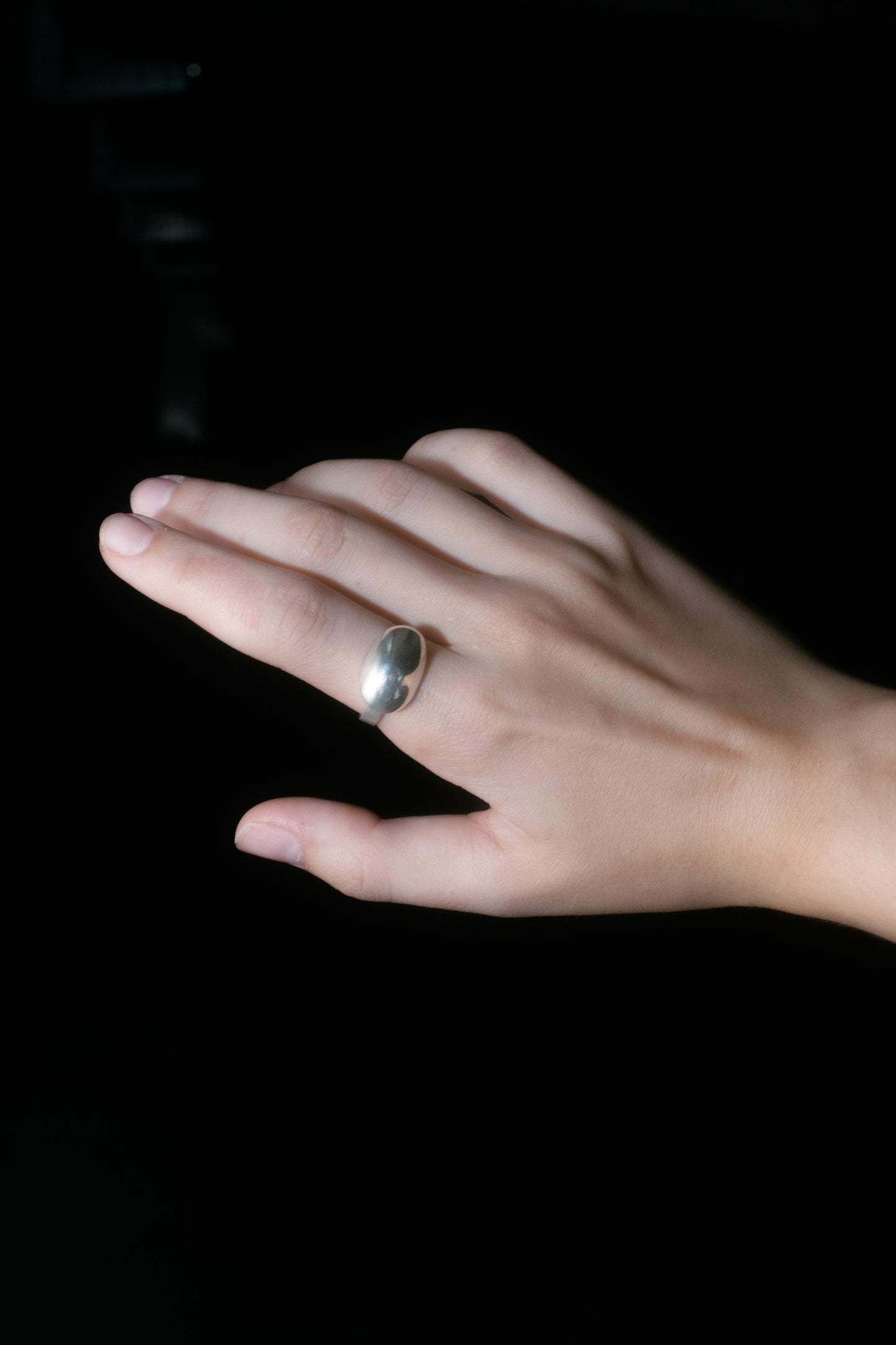 CAPSULE RING