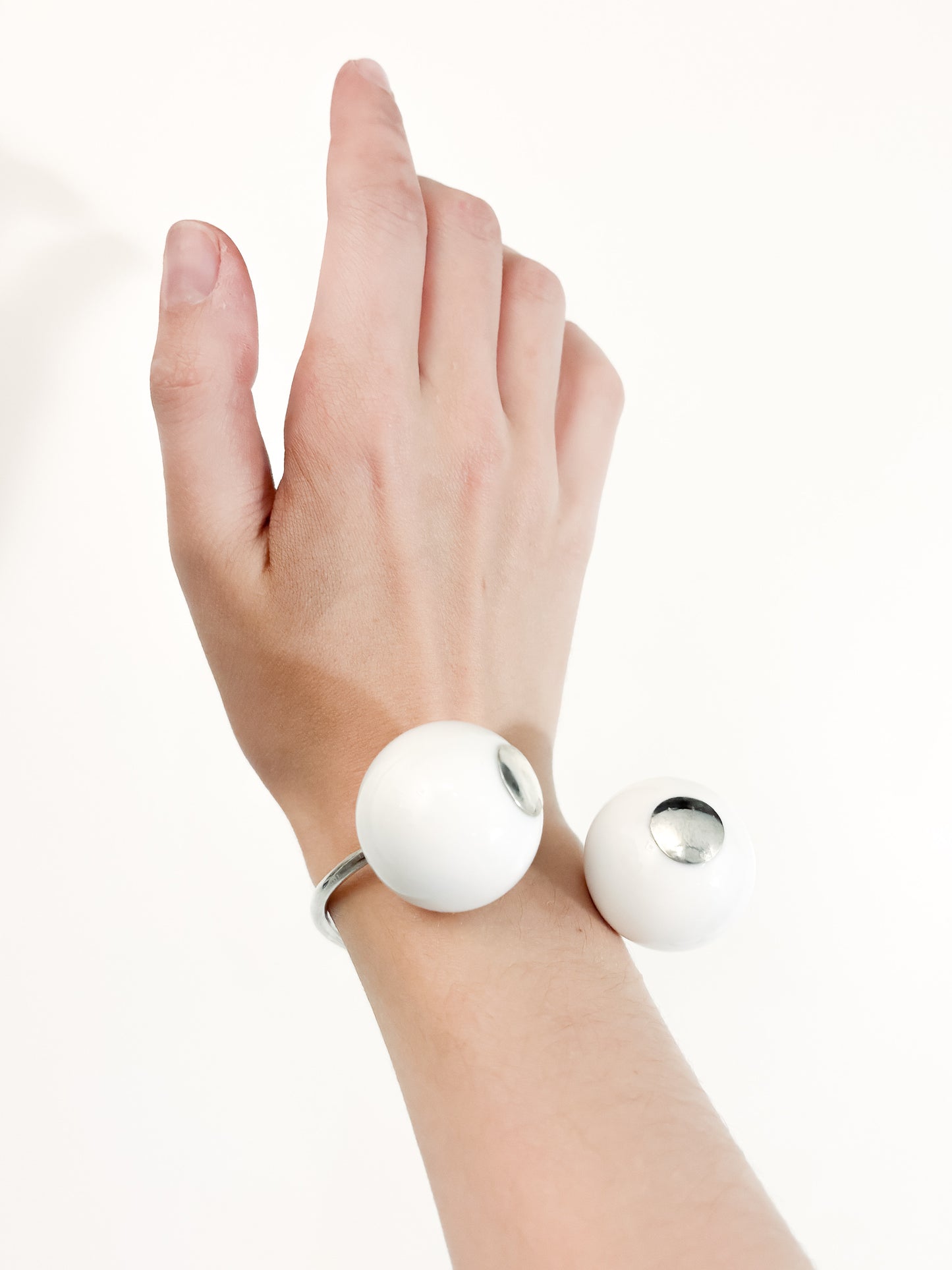 WHITE ECLIPSE BRACELET